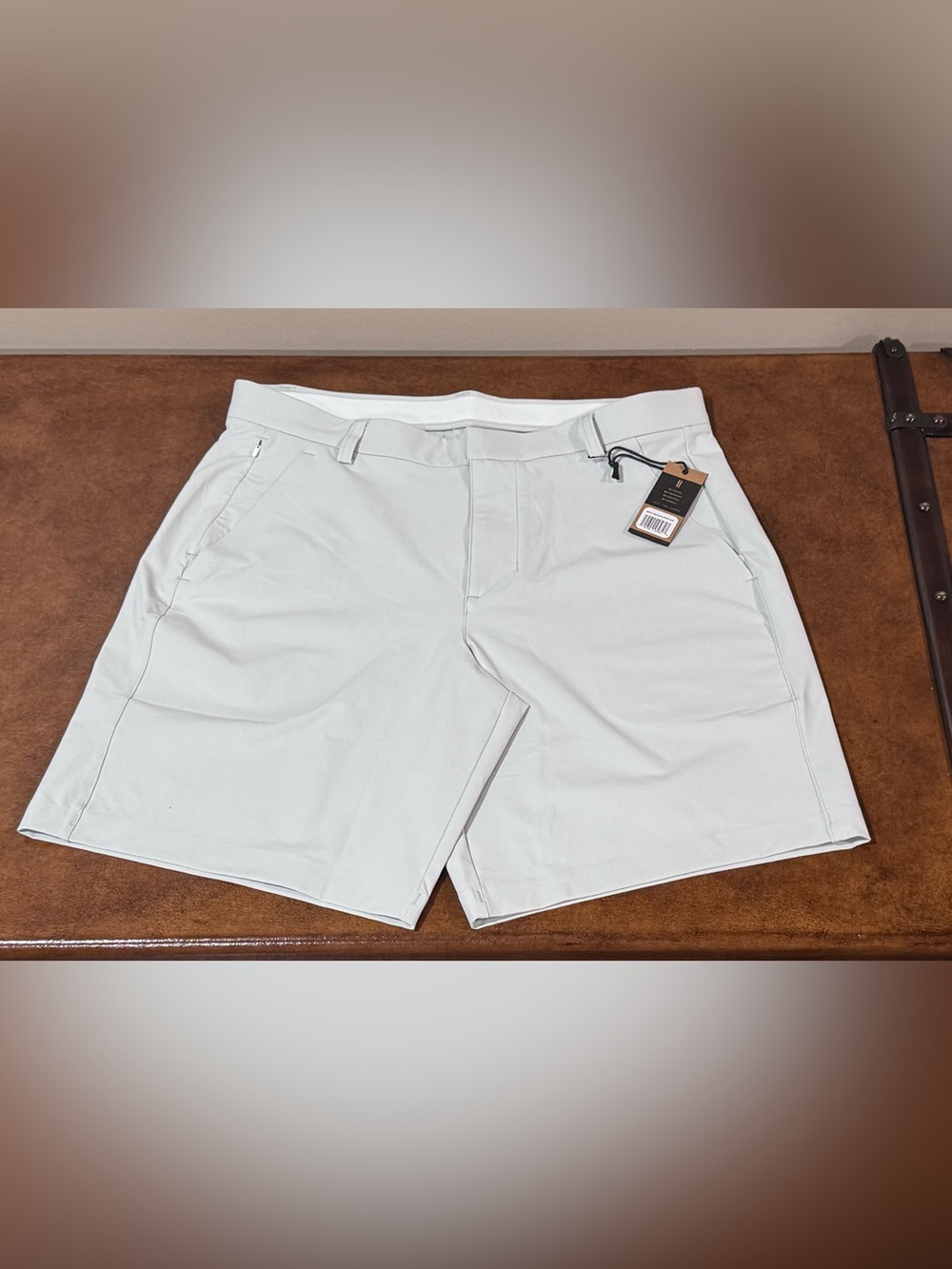 0020 NOBULL Men's Light Gray Performance Flat-Front Golf ⛳ Shorts